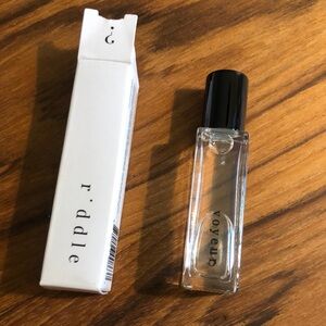 Riddle Voyeur perfume oil